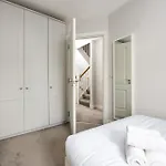 Elegant 5-Bed Home By Sea & City, Parking & Garden - Ideal For Long Stays