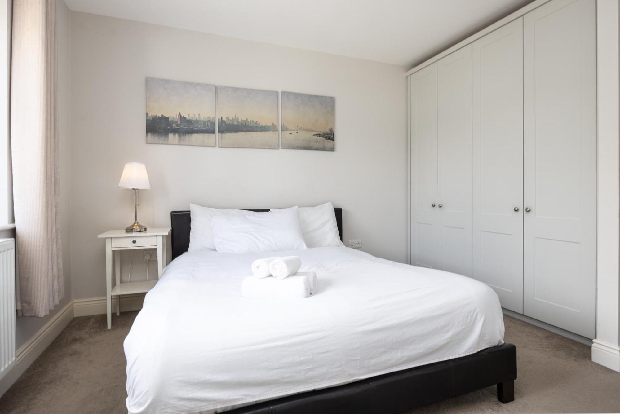 Elegant 5-bed By Sea & City, Parking & Garden - Ideal For Long *