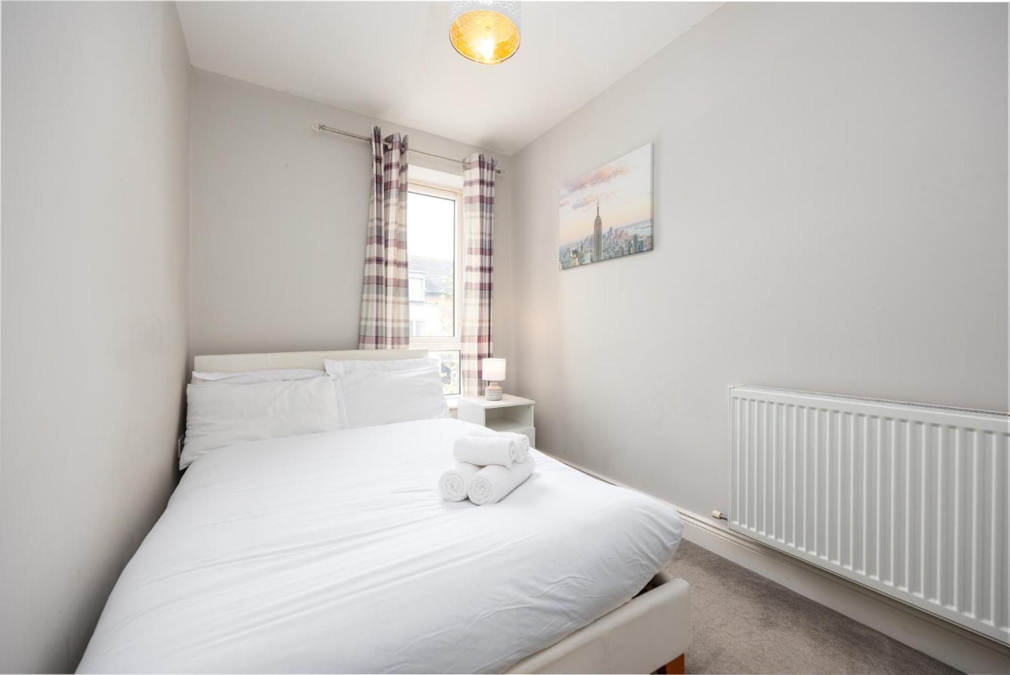 Elegant 5-bed By Sea & City, Parking & Garden - Ideal For Long